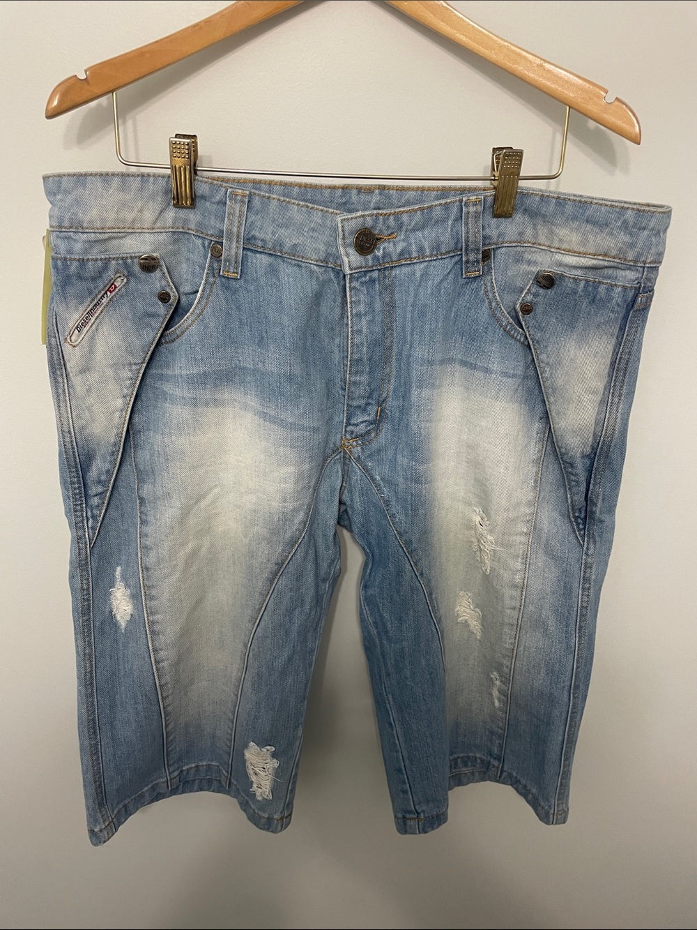 🔥NWT Diesel Light Blue Distressed Denim Men’s  sz 36 Shorts